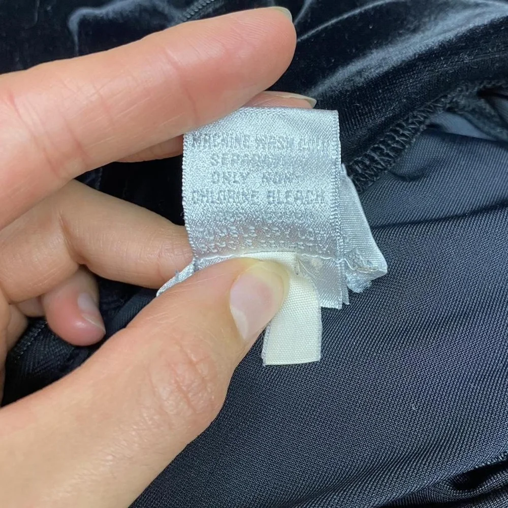 SOLD 90s velour vintage catsuit - Picture 8 of 8